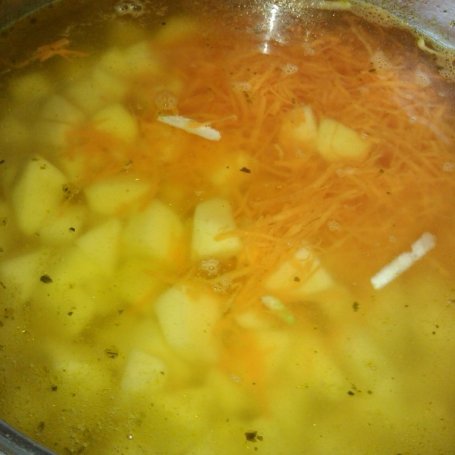 Krok 2 - Zupa cukiniowa z ziemniakami foto