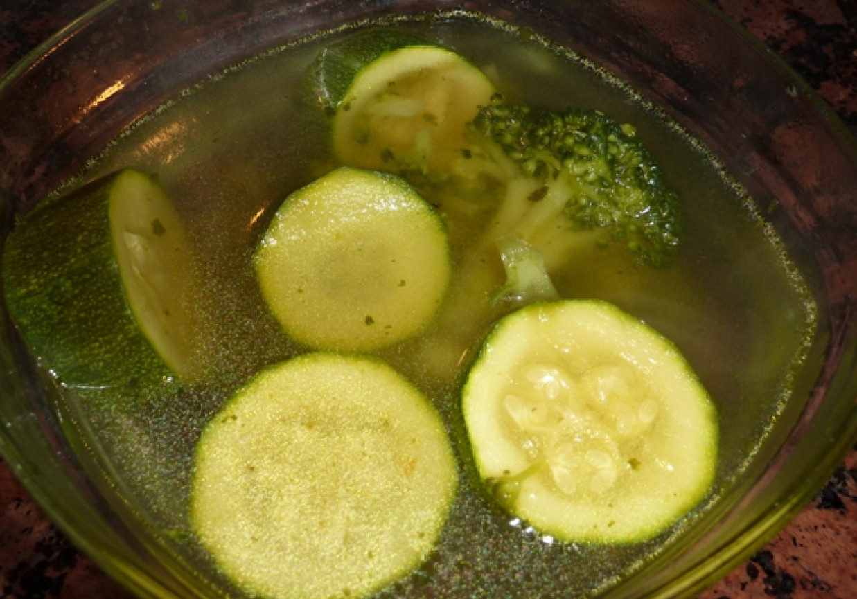 Zupa cukiniowo-brokułowa foto