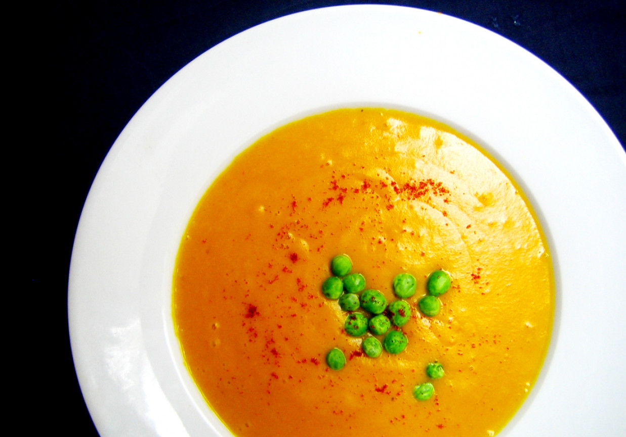 Zupa curry z dyni z groszkiem  foto