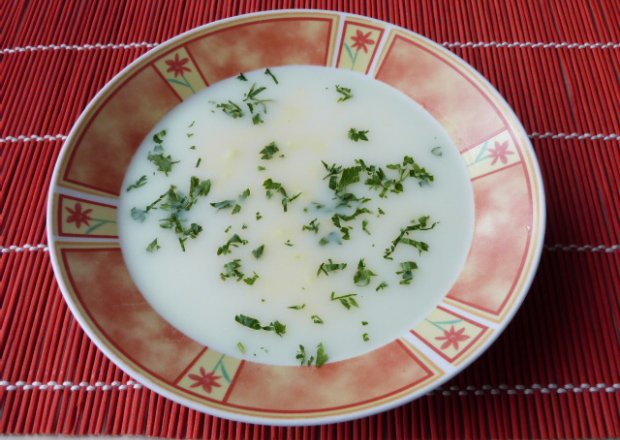 Fotografia przedstawiająca Zupa cytrynowa z ryżem