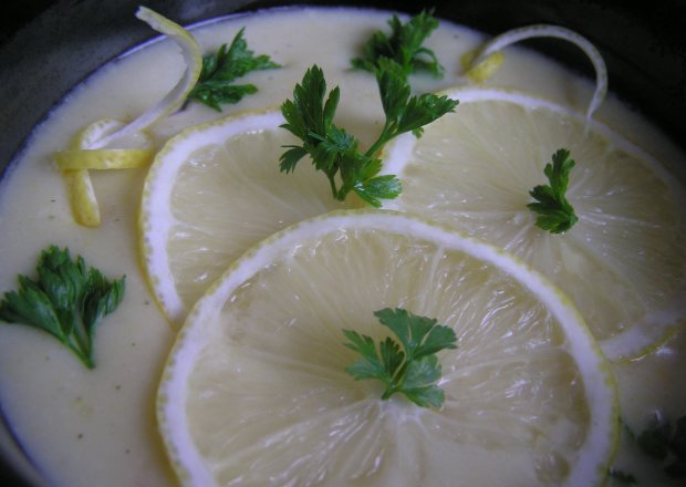 Fotografia przedstawiająca Zupa cytrynowo- imbirowa