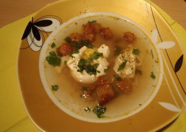 Fotografia przedstawiająca Zupa czosnkowa z grzankami