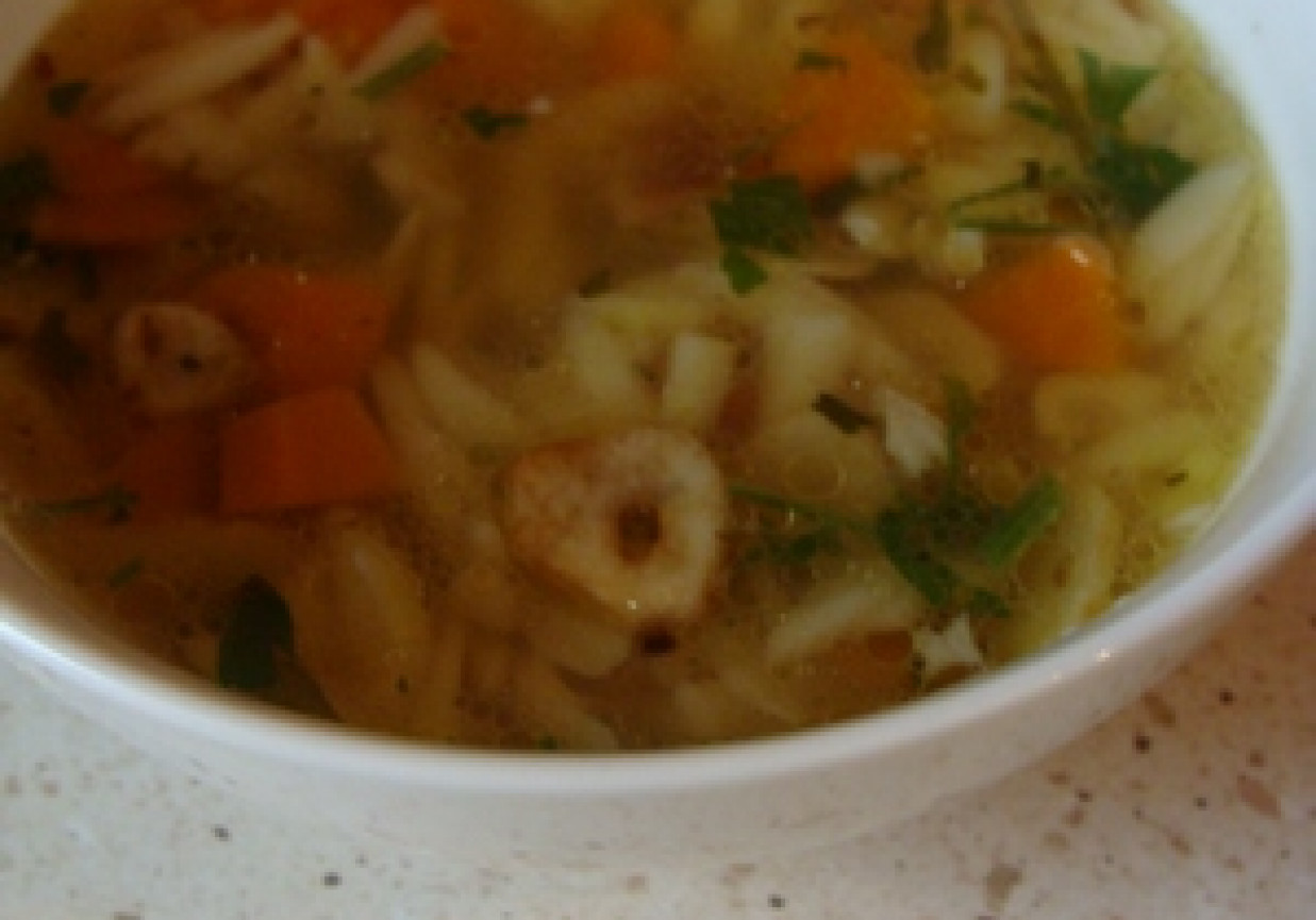 Zupa czosnkowa z makronem foto