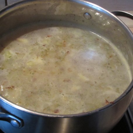 Krok 4 - Zupa czosnkowa z pulpecikami foto