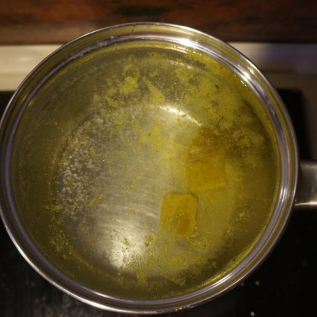 Krok 1 - Zupa czosnkowa z tostami foto