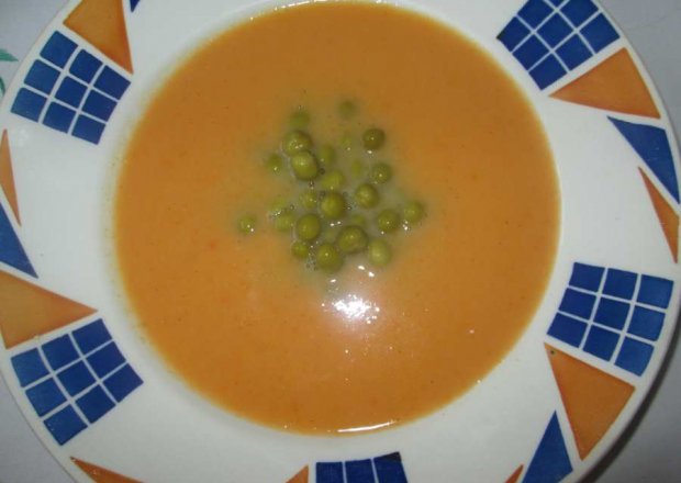Fotografia przedstawiająca Zupa dietetyczna z groszkiem