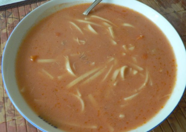 Fotografia przedstawiająca Zupa drobiowo-pomidorowa