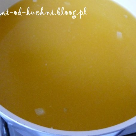 Krok 4 - Zupa dyniowa z knelkami drobiowymi foto