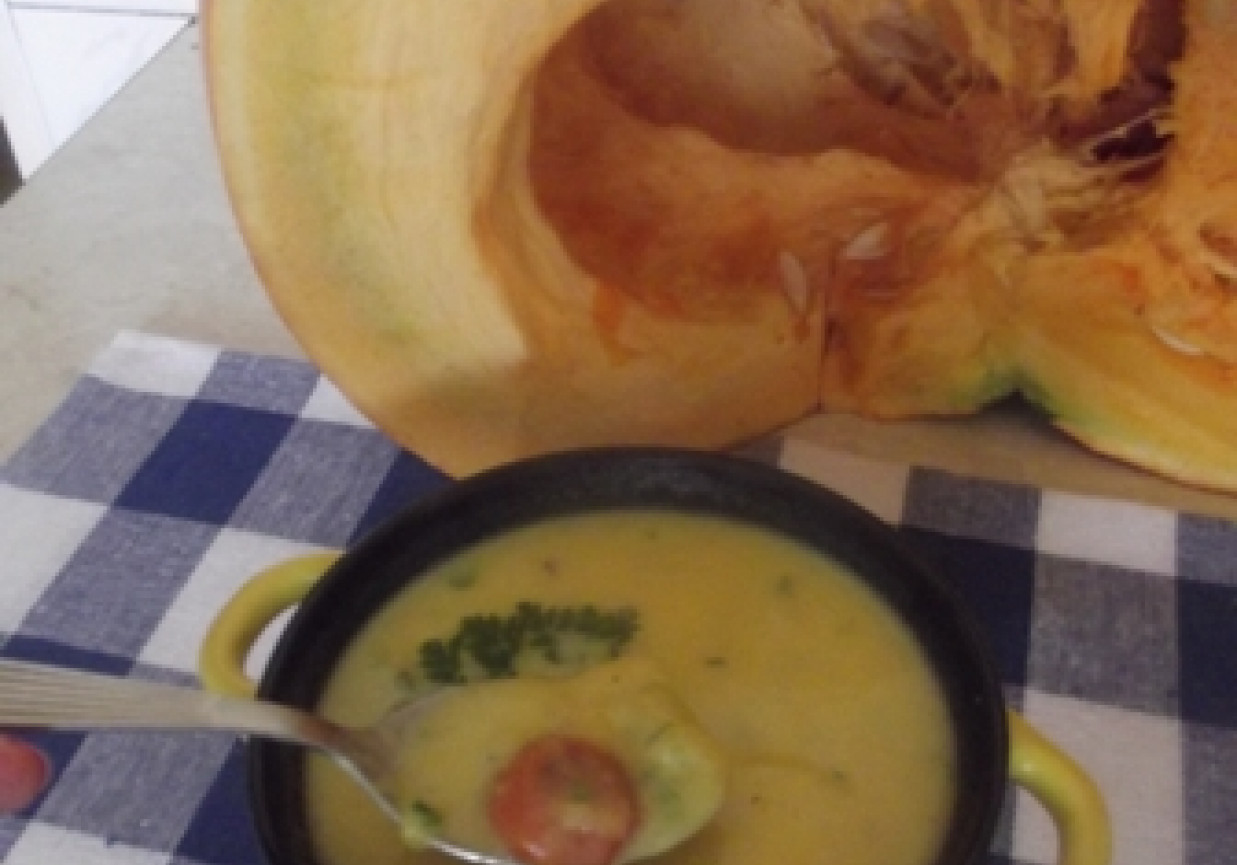 Zupa dyniowa z marchewką i ziemniakami foto