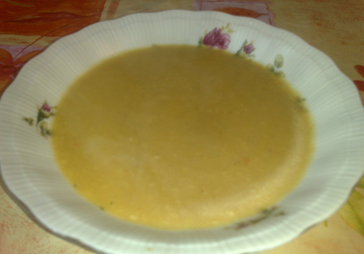 zupa dyniowa z pastą zieloną curry foto