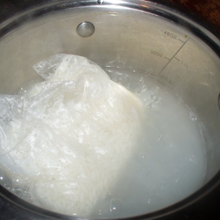 Krok 5 - Zupa dyniowa z  ryżem  posypana pestkami dyni foto