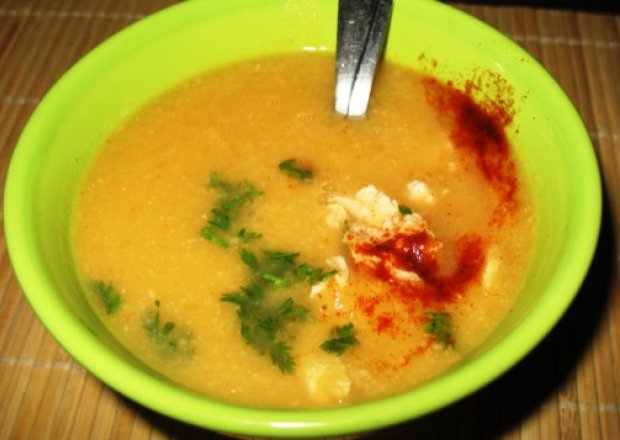 Fotografia przedstawiająca Zupa dyniowo- arachidowa