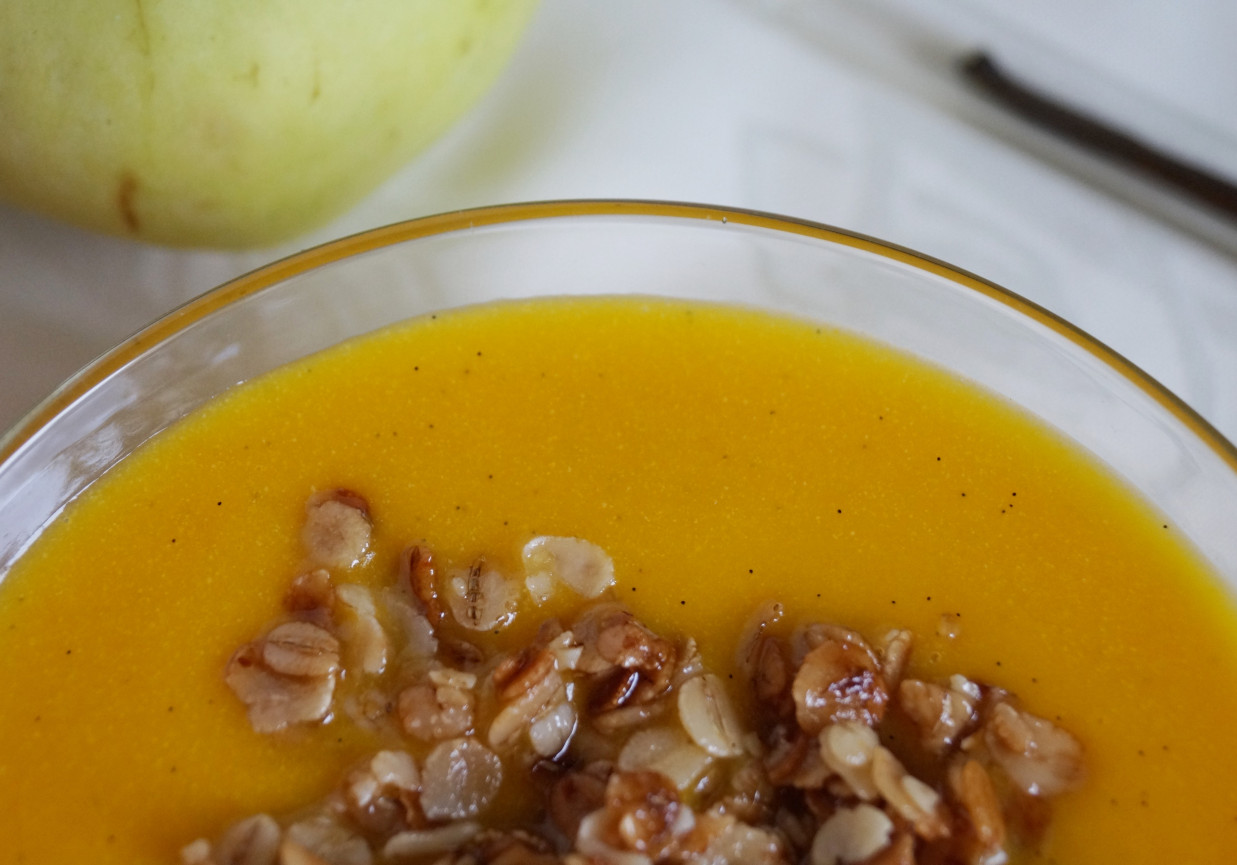 Zupa dyniowo-jabłkowa foto