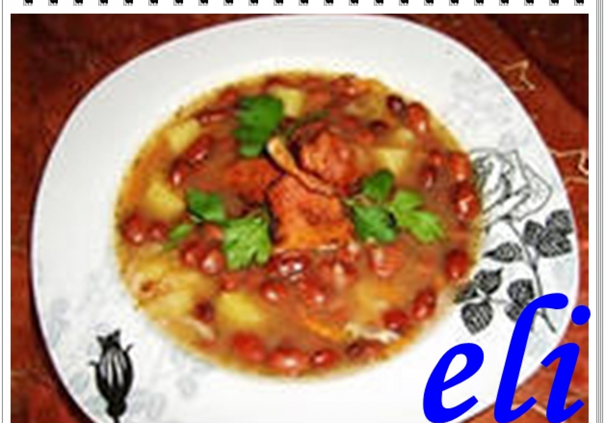 Zupa Eli z ciemnej fasoli foto