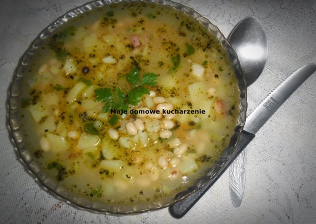 Fotografia przedstawiająca Zupa fasolowa - Gsód Suppe