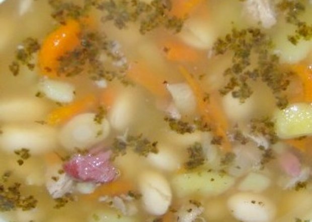 Fotografia przedstawiająca zupa fasolowa po angielsku