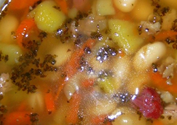 Fotografia przedstawiająca zupa fasolowa po lotaryńsku