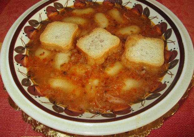 Fotografia przedstawiająca Zupa fasolowa z kapustą