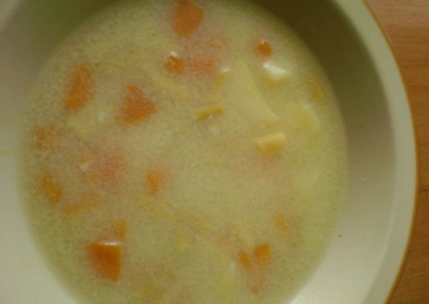 Fotografia przedstawiająca Zupa fasolowa z marchewką
