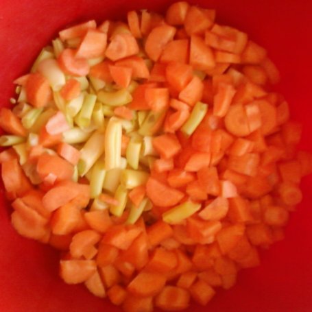 Krok 2 - Zupa fasolowa z marchewką foto