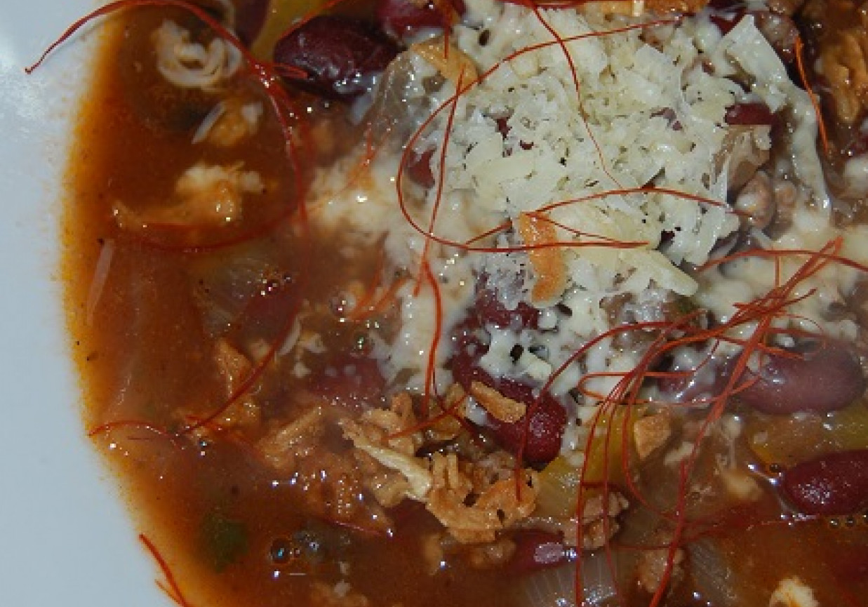 Zupa fasolowa z mielonym mięsem foto