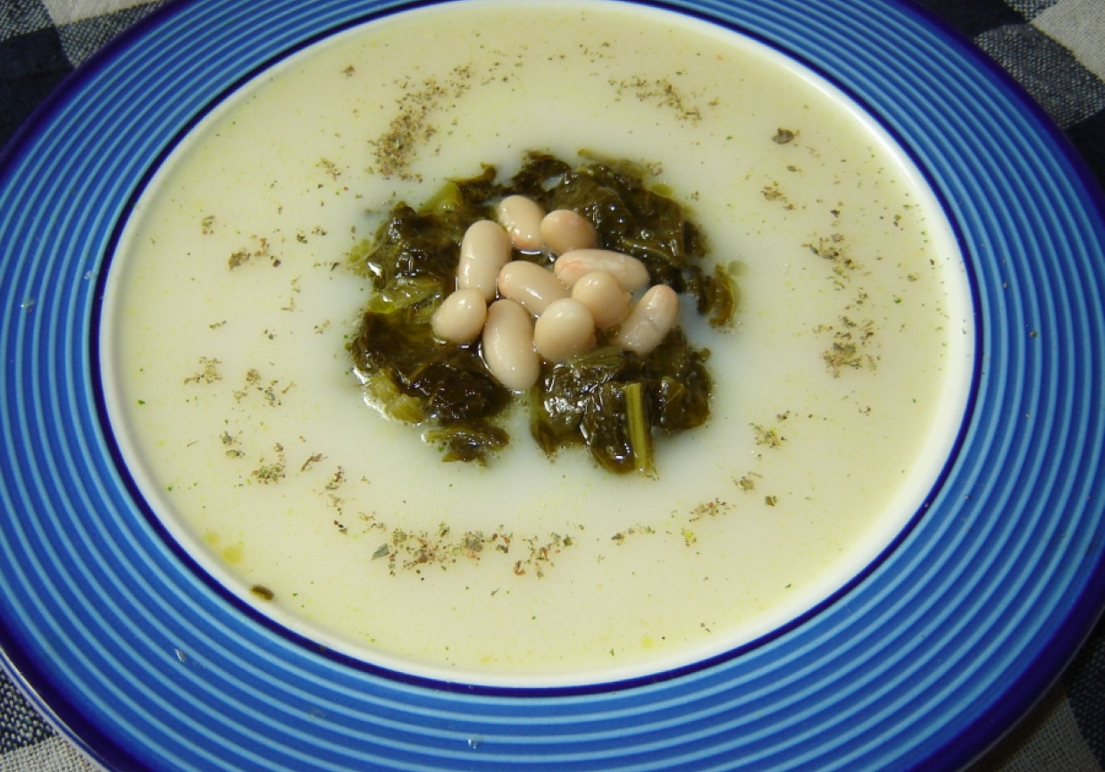 Zupa fasolowa ze szczawiem foto