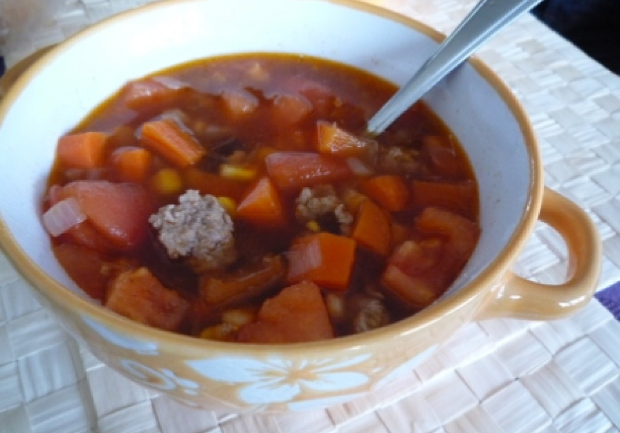 zupa fasolowo-pomidorowa foto