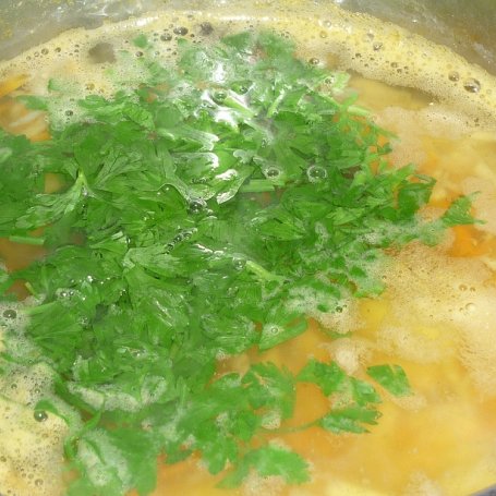 Krok 3 - Zupa fasolowo-warzywna z natką foto