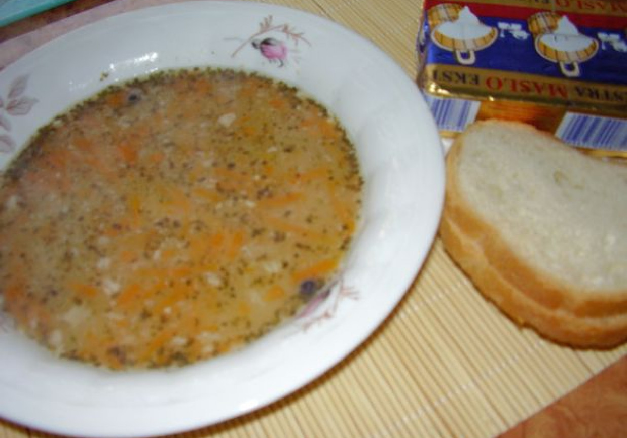 Zupa grochowa na boczku foto