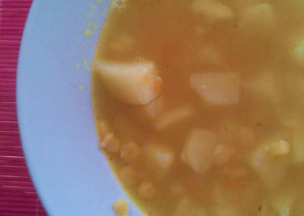 Fotografia przedstawiająca Zupa  grochowa na kościach wędzonych