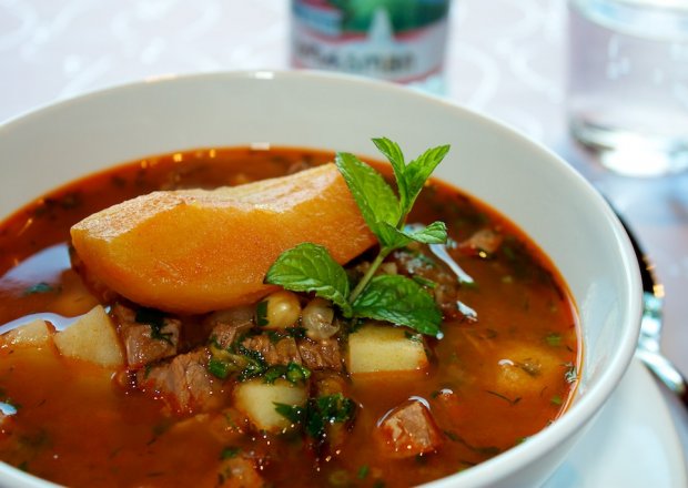 Fotografia przedstawiająca Zupa grochowa po gruzińsku