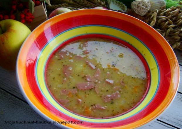 Fotografia przedstawiająca Zupa grochowa tyrolska