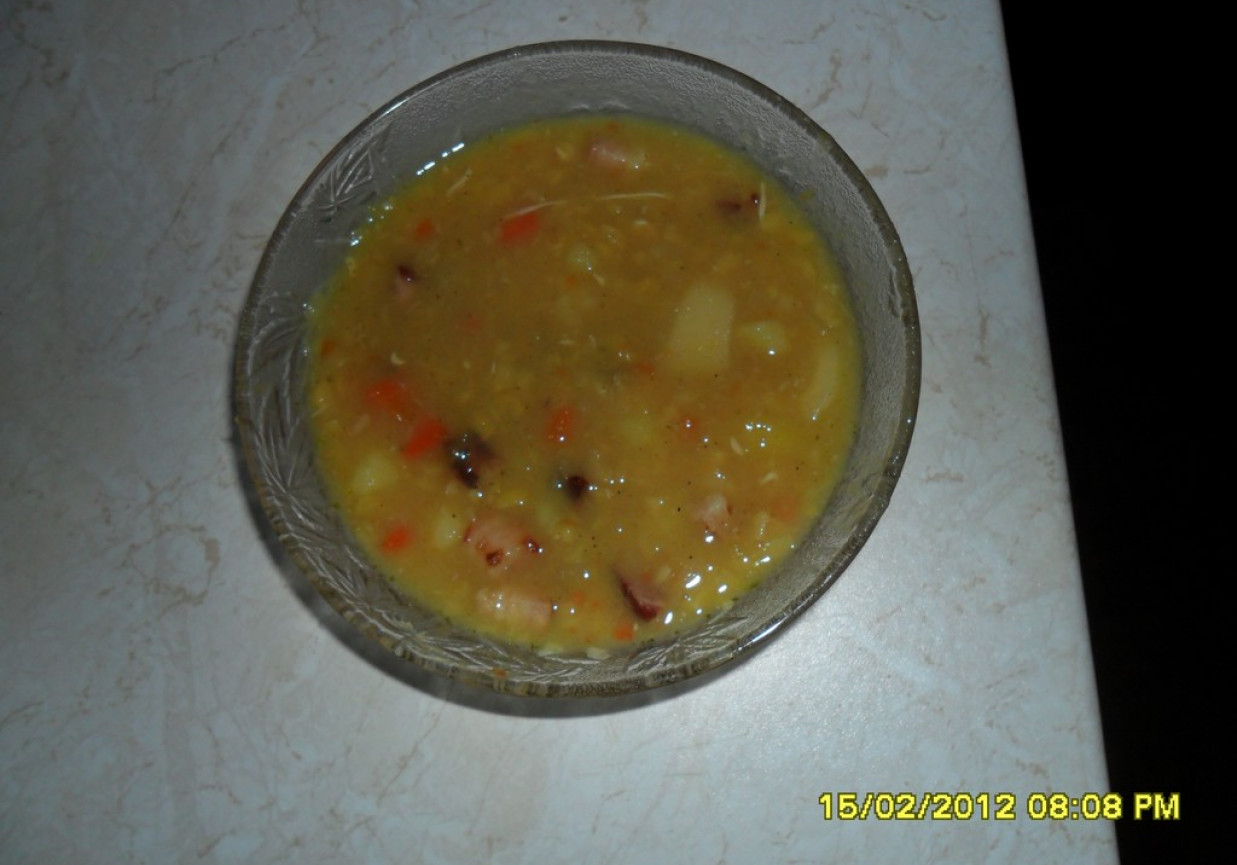 Zupa grochowa z boczkiem foto