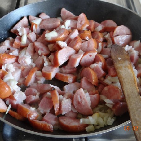 Krok 5 - Zupa grochowa z boczkiem i kiełbasą foto