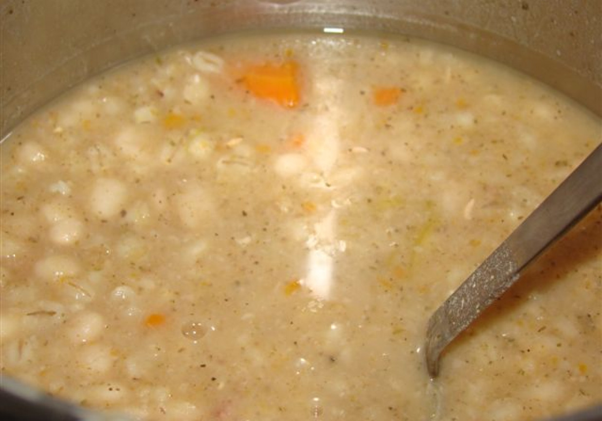 Zupa grochowa z pęczakiem foto