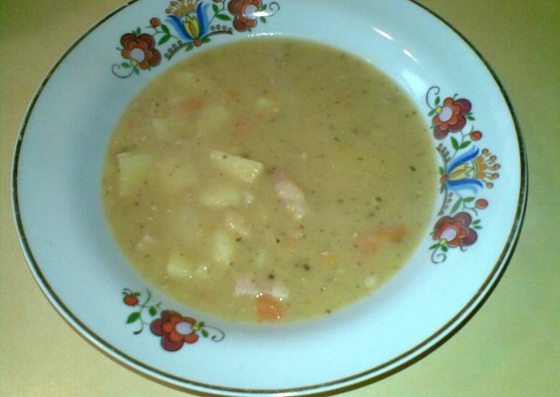 Fotografia przedstawiająca zupa grochowa