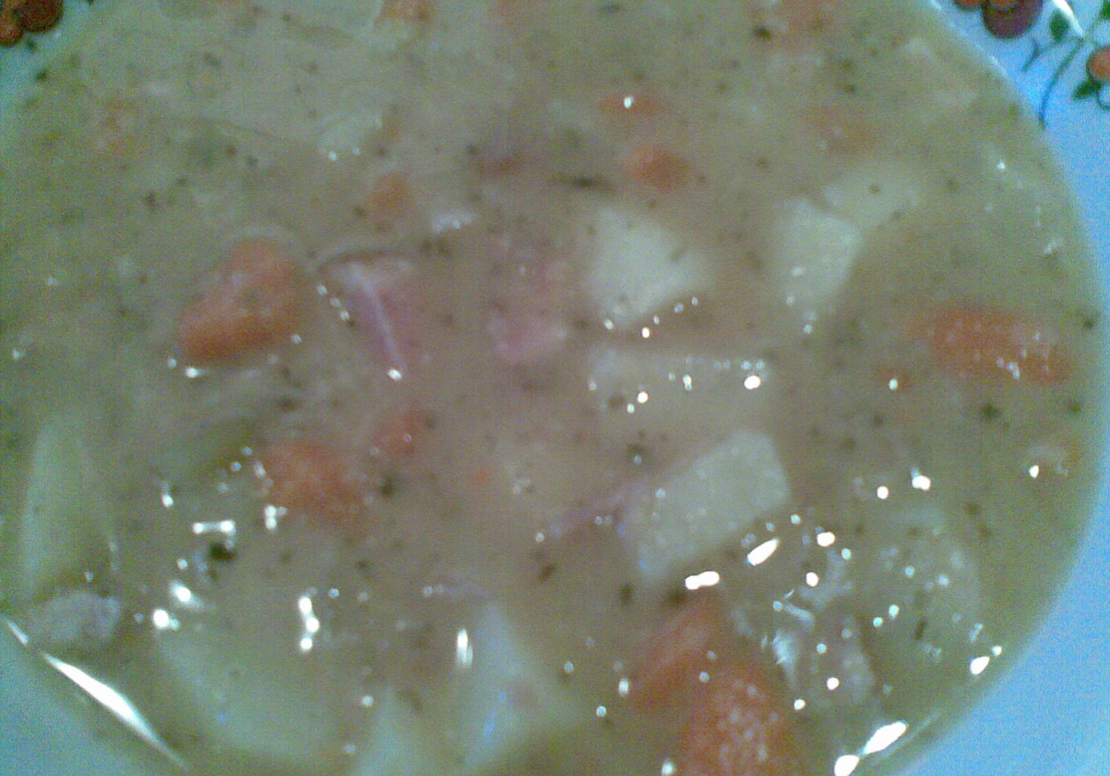 zupa grochowa foto