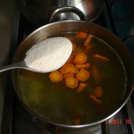 Krok 3 - Zupa grysikowa z curry i czosnkiem foto