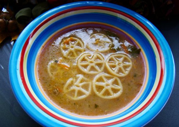 Fotografia przedstawiająca Zupa grzybowa z kółkami