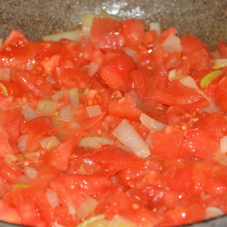 Krok 3 - Zupa grzybowa z pomidorami foto