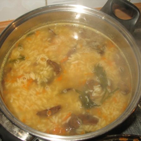 Krok 3 - Zupa grzybowa z ryżem foto