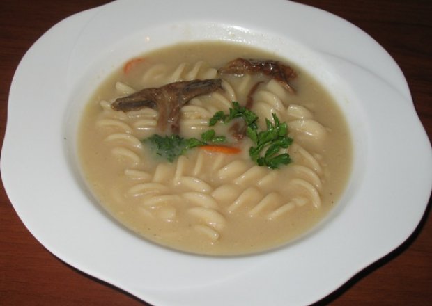 Fotografia przedstawiająca Zupa grzybowa z sosem sojowym