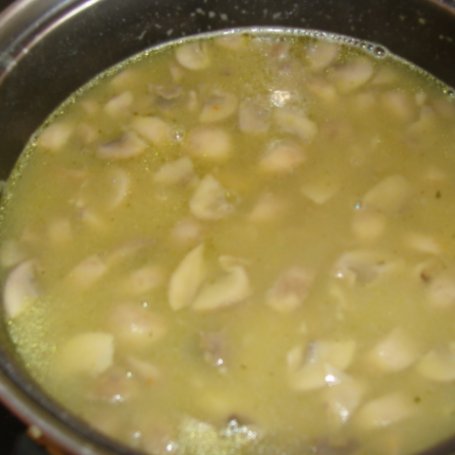 Krok 3 - zupa grzybowa z zacierką foto
