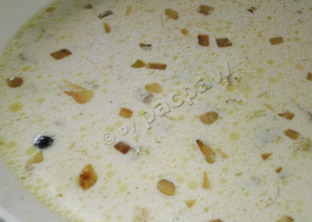 Fotografia przedstawiająca Zupa grzybowo-cebulowa