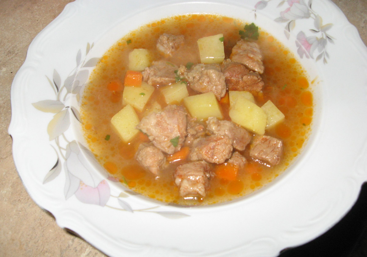 Zupa gulaszowa mamy foto