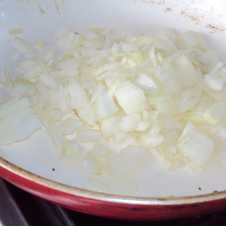 Krok 3 - Zupa gulaszowa z fasolką szparagową  foto