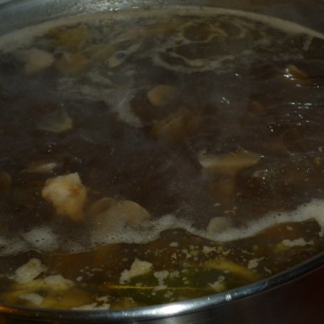 Krok 5 - Zupa gulaszowa z pieczarkami i papryką foto