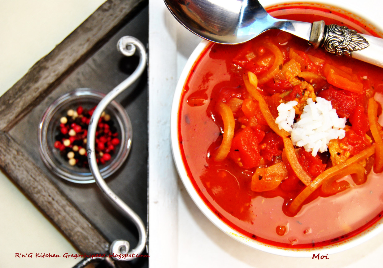 Zupa gulaszowa z pomidorów  foto