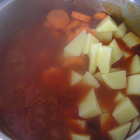 Krok 6 - Zupa gulaszowa z wołowiną foto