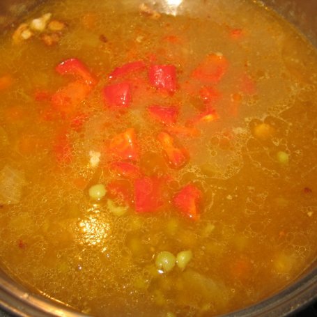 Krok 8 - Zupa gulaszowa z wołowiny i boczku foto